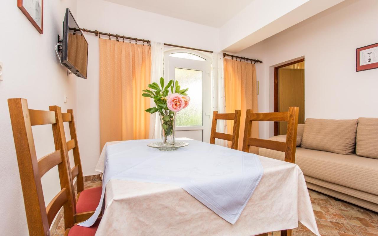 Apartments Maja And Sanja Baška Buitenkant foto