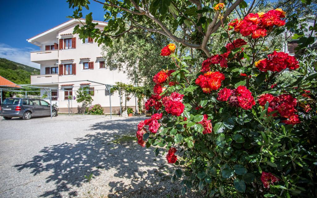 Apartments Maja And Sanja Baška Buitenkant foto